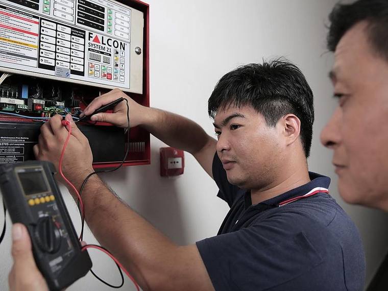 Detail pekerjaan Firefish untuk Firetronics